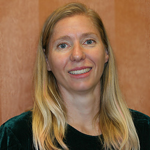 Dr. <b>Cassandra Krenz</b> DVM - Dr